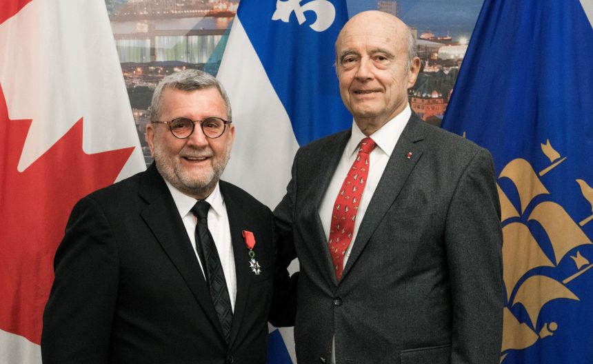 Le maire Régis Labeaume reçoit la Légion d’honneur française