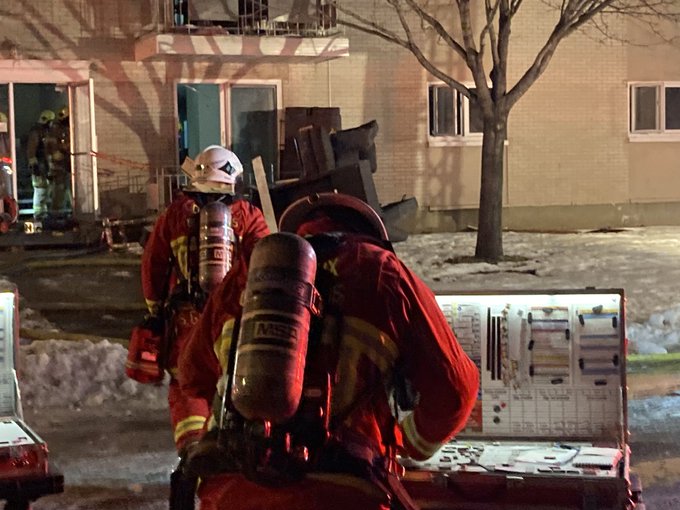 Une cinquantaine de pompiers pour un 12 logements de Charlesbourg